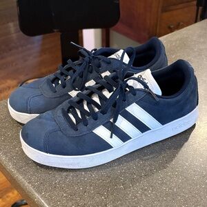 Men’s 7.5 Adidas Classic Blue and White Sneakers